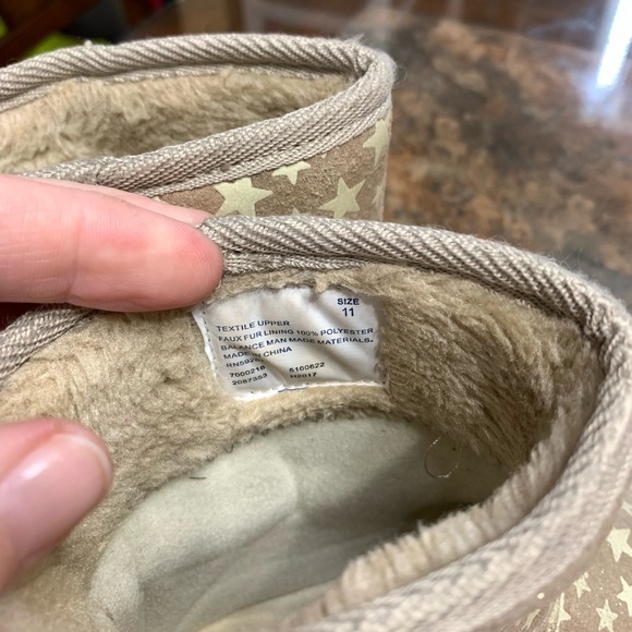 Little girl’s toddler glow in the dark star boots, size 11. - Picture 5 of 5